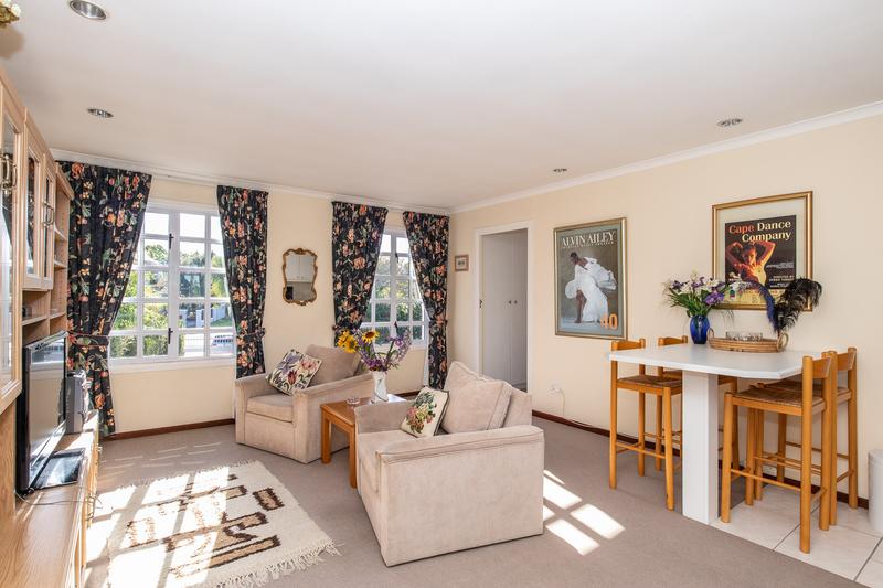 4 Bedroom Property for Sale in Constantia Western Cape